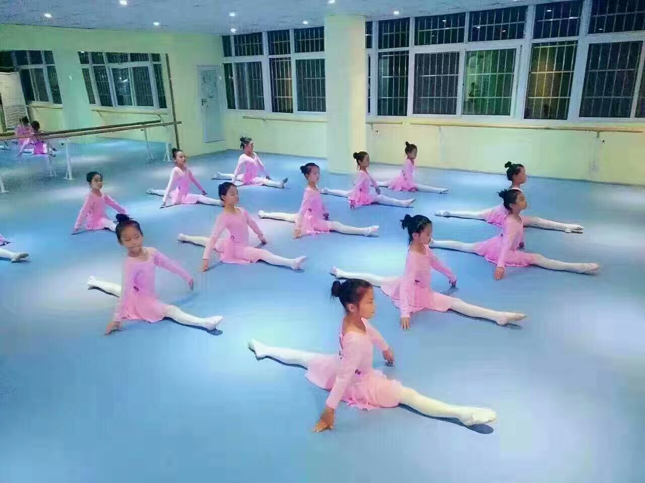 舞蹈地膠